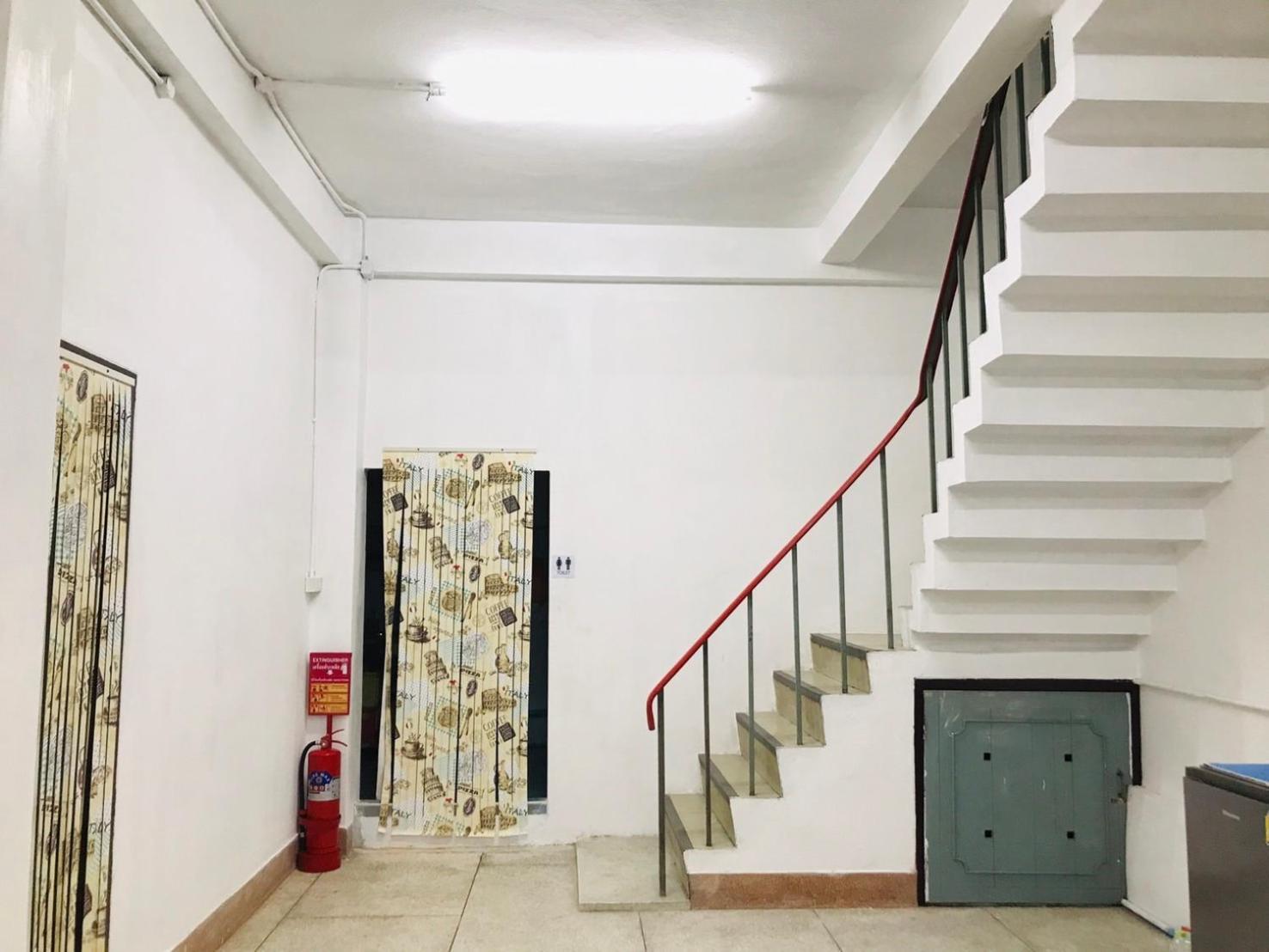 Silom Guesthouse 曼谷 外观 照片