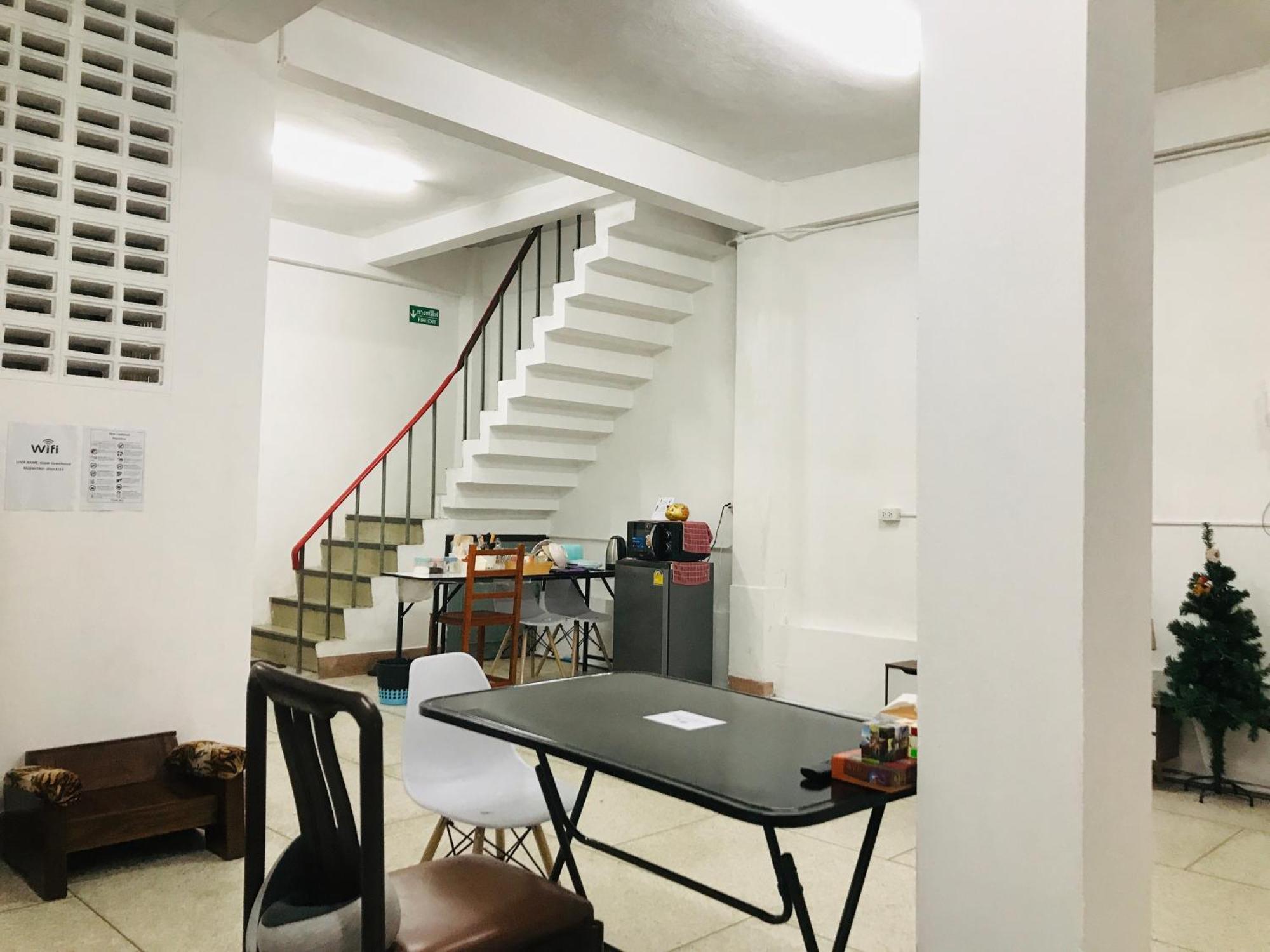 Silom Guesthouse 曼谷 外观 照片